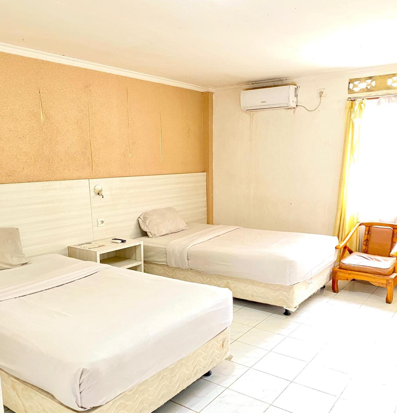 Hemra * Balikpapan (Borneo)