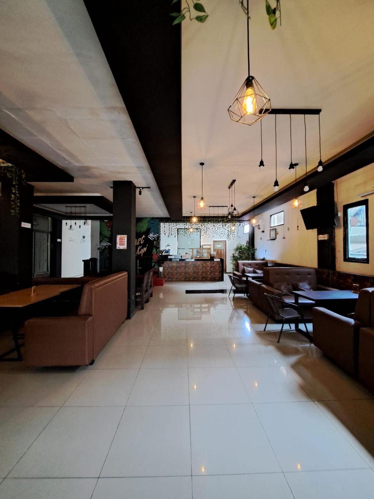 Hemra Balikpapan (Borneo)