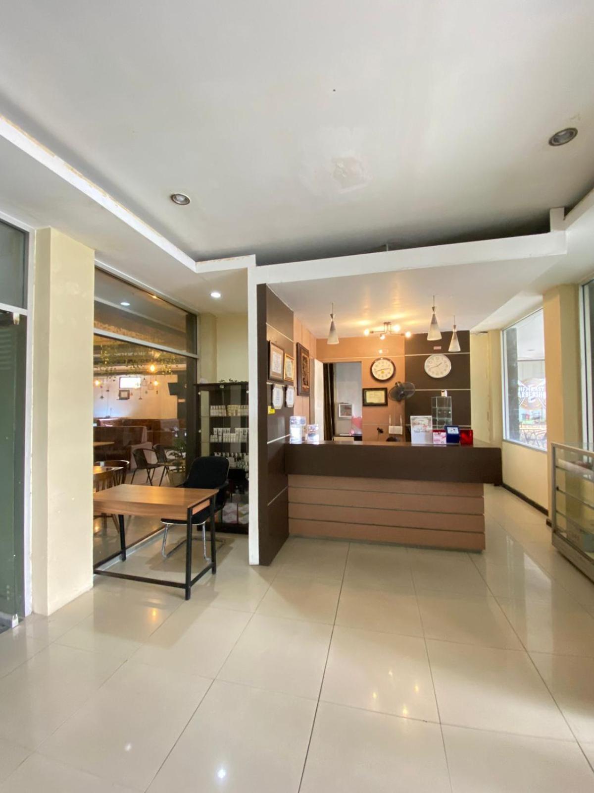 Hemra Balikpapan (Borneo)