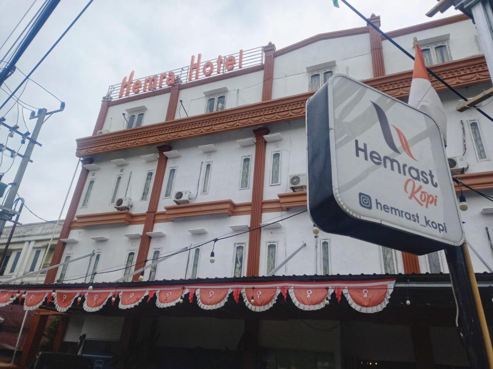 Hotel Hemra *